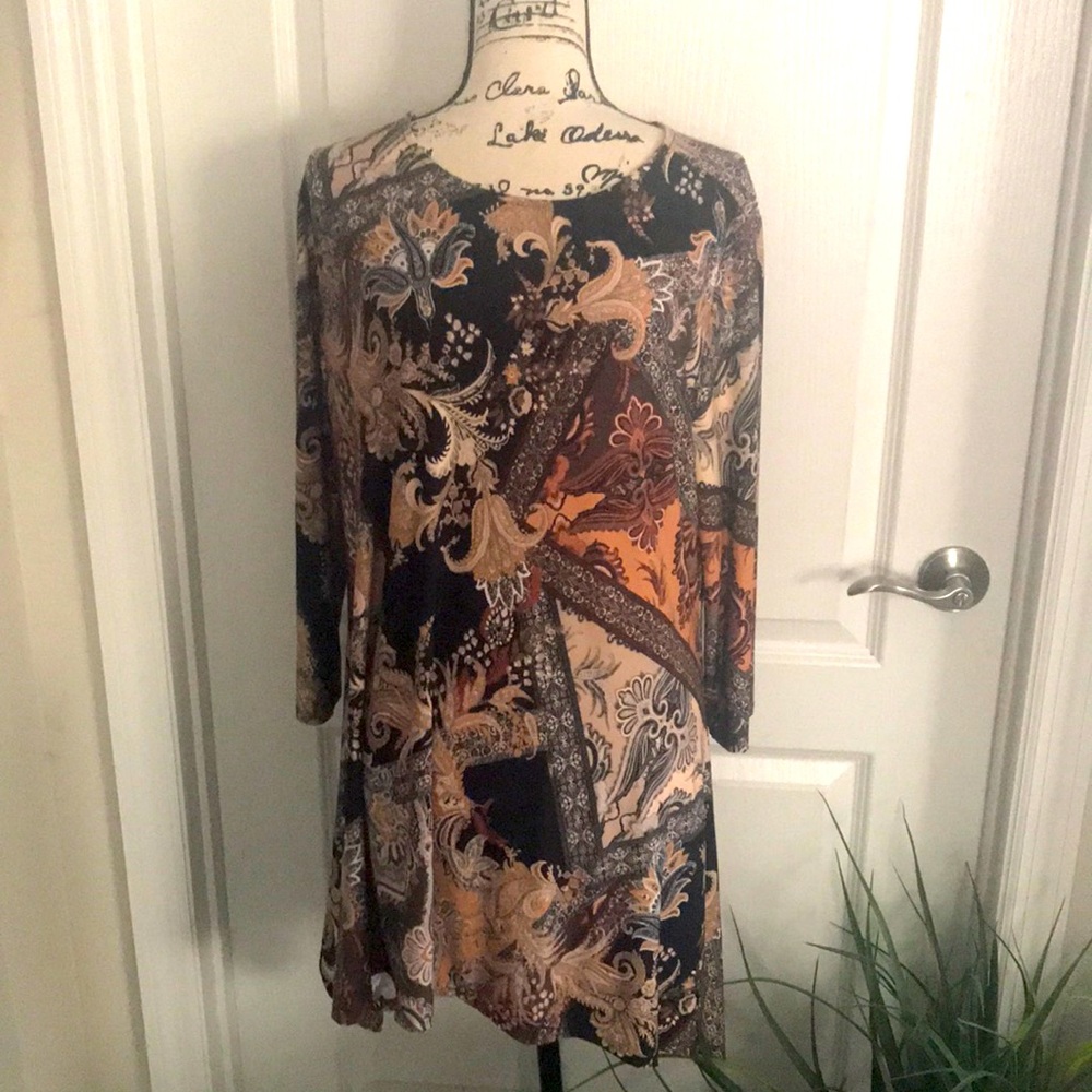 Attitudes by Renee tunic top. NWOT